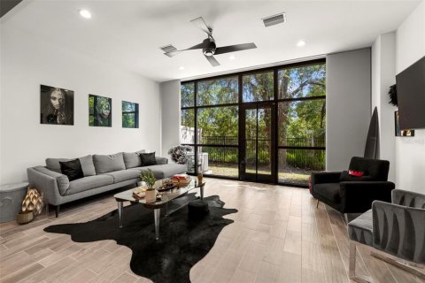 Adosado en venta en Tampa, Florida, 3 dormitorios, 149.85 m2 № 1630754 - foto 5