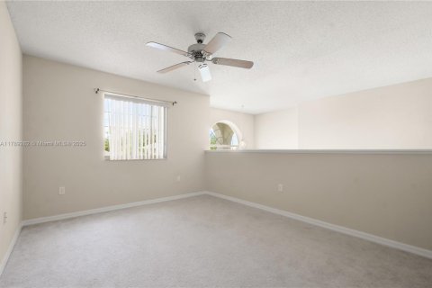 Villa ou maison à vendre à Kissimmee, Floride: 5 chambres № 1862376 - photo 8