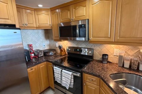 Copropriété à louer à Miami Beach, Floride: 1 chambre, 99.87 m2 № 2384835 - photo 8