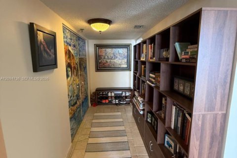 Copropriété à louer à Miami Beach, Floride: 1 chambre, 99.87 m2 № 2384835 - photo 20