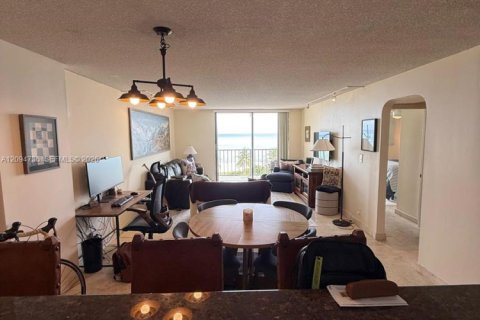 Copropriété à louer à Miami Beach, Floride: 1 chambre, 99.87 m2 № 2384835 - photo 10