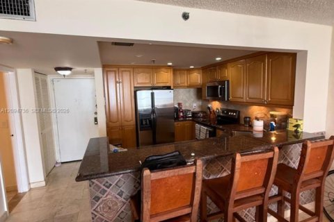 Copropriété à louer à Miami Beach, Floride: 1 chambre, 99.87 m2 № 2384835 - photo 9