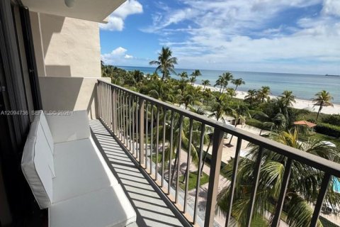 Copropriété à louer à Miami Beach, Floride: 1 chambre, 99.87 m2 № 2384835 - photo 19