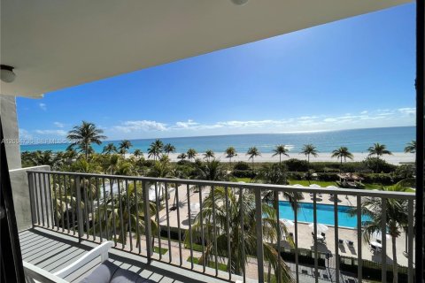 Copropriété à louer à Miami Beach, Floride: 1 chambre, 99.87 m2 № 2384835 - photo 16