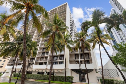 Copropriété à louer à Miami Beach, Floride: 1 chambre, 99.87 m2 № 2384835 - photo 29