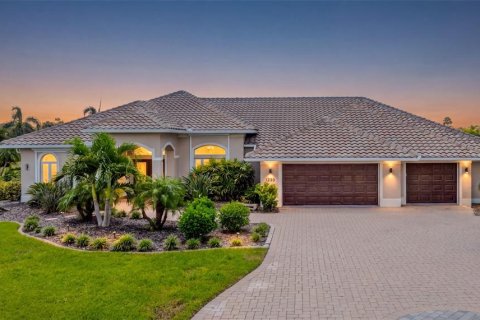 Casa en Punta Gorda, Florida 4 dormitorios, 398.27 m2 № 2369337