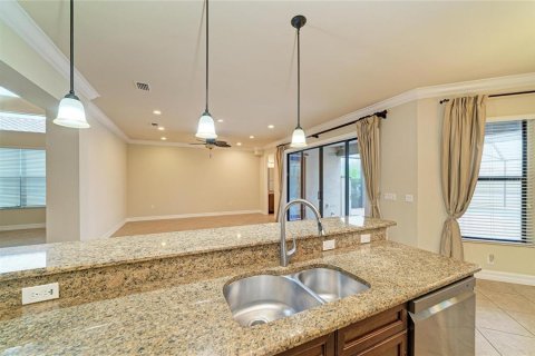 House in Naples, Florida 5 bedrooms, 356.09 sq.m. № 2157435 - photo 20