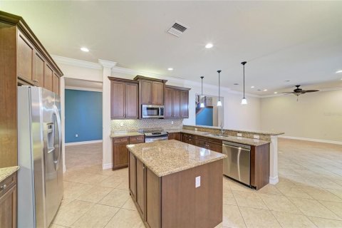 House in Naples, Florida 5 bedrooms, 356.09 sq.m. № 2157435 - photo 17