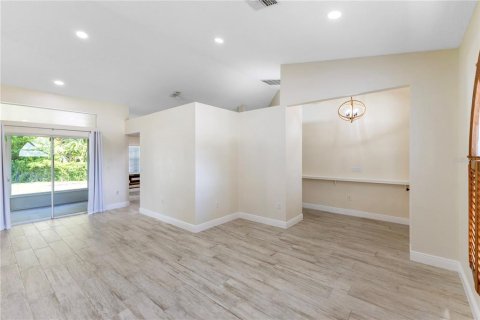 Villa ou maison à louer à New Port Richey, Floride: 3 chambres, 175.68 m2 № 1907210 - photo 6