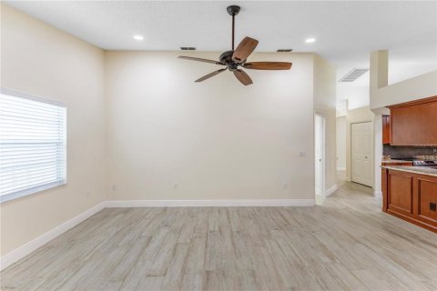 Villa ou maison à louer à New Port Richey, Floride: 3 chambres, 175.68 m2 № 1907210 - photo 12