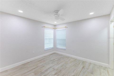 Villa ou maison à louer à New Port Richey, Floride: 3 chambres, 175.68 m2 № 1907210 - photo 24