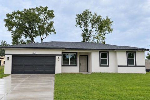 Villa ou maison à Citrus Springs, Floride 4 chambres, 147.44 m2 № 2406392