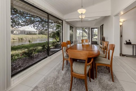 House in Venice, Florida 2 bedrooms, 140.1 sq.m. № 1812816 - photo 23