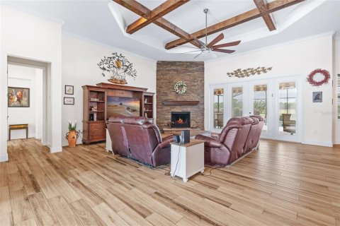 House in Eustis, Florida 4 bedrooms, 355.82 sq.m. № 1894061 - photo 8