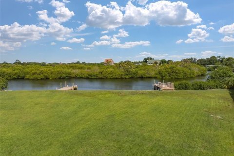 Terreno en venta en Tampa, Florida № 1734129 - foto 12