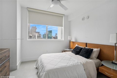 Condo in Miami, Florida, 2 bedrooms  № 1938800 - photo 13