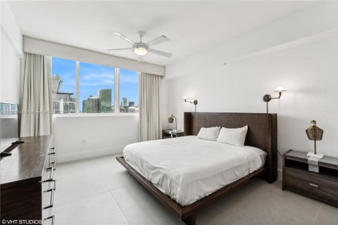 Condo in Miami, Florida, 2 bedrooms  № 1938800 - photo 16
