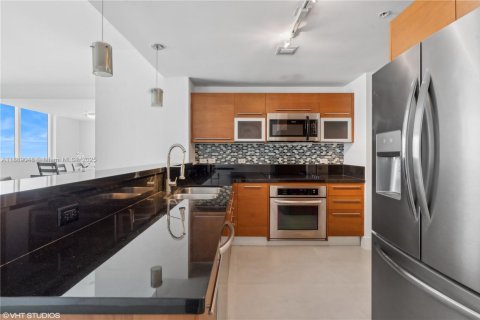 Condominio en venta en Miami, Florida, 2 dormitorios, 126.63 m2 № 1938800 - foto 9