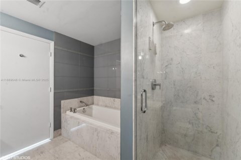 Condominio en venta en Miami, Florida, 2 dormitorios, 126.63 m2 № 1938800 - foto 20