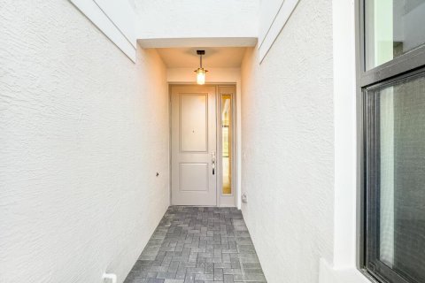 Townhouse in Port St. Lucie, Florida 2 bedrooms, 120.12 sq.m. № 2085310 - photo 9