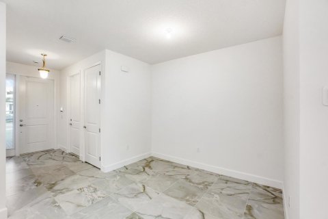 Townhouse in Port St. Lucie, Florida 2 bedrooms, 120.12 sq.m. № 2085310 - photo 19