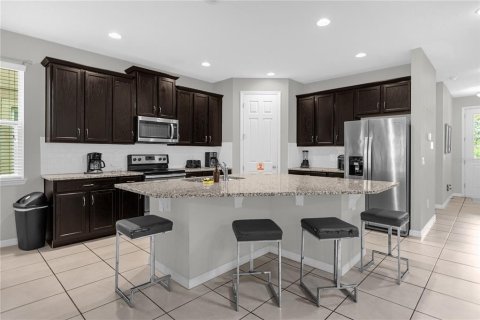 Villa ou maison à vendre à Kissimmee, Floride: 7 chambres, 328.22 m2 № 2347353 - photo 5