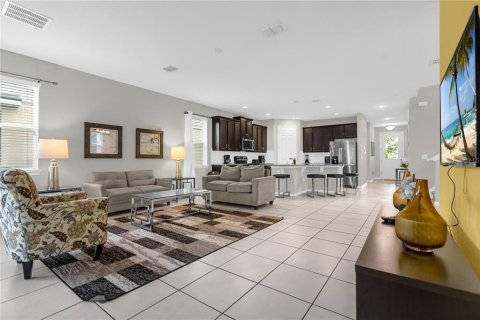 Villa ou maison à vendre à Kissimmee, Floride: 7 chambres, 328.22 m2 № 2347353 - photo 15