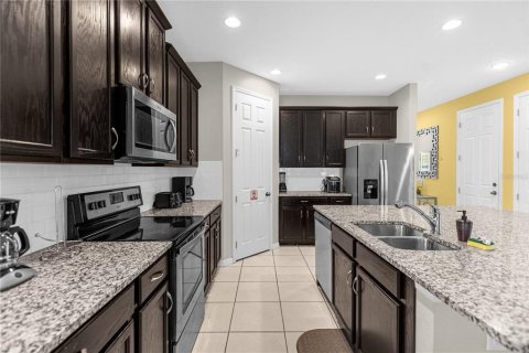 Villa ou maison à vendre à Kissimmee, Floride: 7 chambres, 328.22 m2 № 2347353 - photo 11