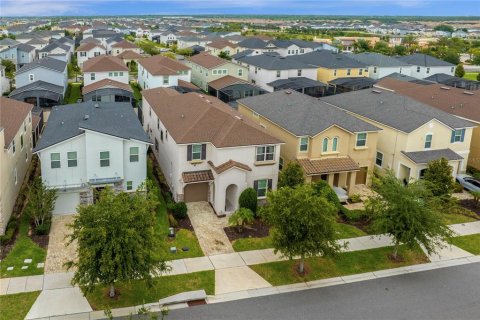 Villa ou maison à vendre à Kissimmee, Floride: 7 chambres, 328.22 m2 № 2347353 - photo 2