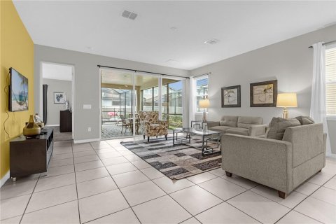 Villa ou maison à vendre à Kissimmee, Floride: 7 chambres, 328.22 m2 № 2347353 - photo 13