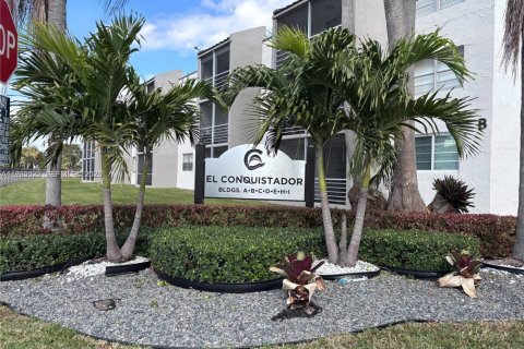 Кондоминиум с 2 спальнями в Майами, Флорида № 2026365