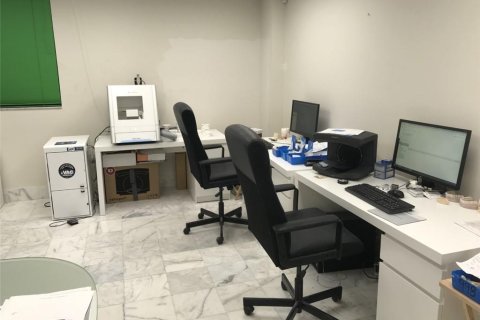 Propiedad comercial en venta en Fort Lauderdale, Florida № 40583 - foto 1