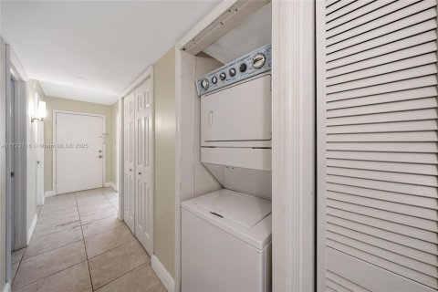 Condo in Plantation, Florida, 3 bedrooms  № 1871795 - photo 18