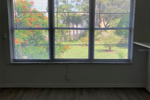 Copropriété à louer à Saint Petersburg, Floride: 2 chambres, 105.91 m2 № 2197543 - photo 10
