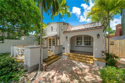 House in Miami, Florida 3 bedrooms, 204.38 sq.m. № 1840715 - photo 24