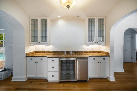 House in Miami, Florida 3 bedrooms, 204.38 sq.m. № 1840715 - photo 10