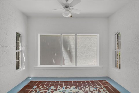 House in Miami, Florida 3 bedrooms, 204.38 sq.m. № 1840715 - photo 6