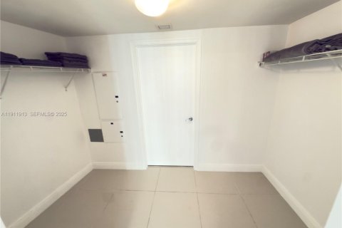 Copropriété à louer à Miami, Floride: 1 chambre, 76.64 m2 № 1970365 - photo 16