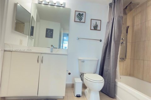 Copropriété à louer à Miami, Floride: 1 chambre, 76.64 m2 № 1970365 - photo 17