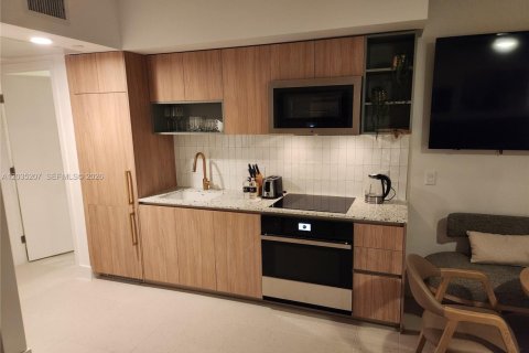 Condo in Miami, Florida  № 2145938 - photo 7