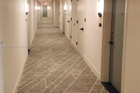 Condo in Miami, Florida  № 2145938 - photo 13
