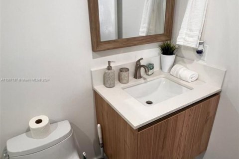 Condominio en alquiler en Miami Beach, Florida, 1 dormitorio, 59.46 m2 № 1934263 - foto 10