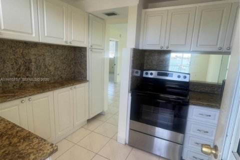 Condominio en alquiler en Aventura, Florida, 1 dormitorio, 71.35 m2 № 2031377 - foto 10