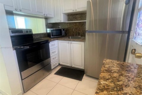 Condominio en alquiler en Aventura, Florida, 1 dormitorio, 71.35 m2 № 2031377 - foto 11