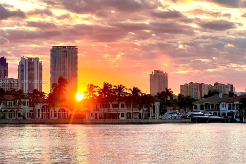 Condominio en alquiler en Aventura, Florida, 1 dormitorio, 71.35 m2 № 2031377 - foto 15