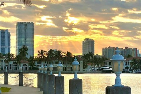 Condominio en alquiler en Aventura, Florida, 1 dormitorio, 71.35 m2 № 2031377 - foto 14