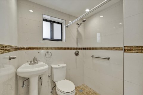 Купить виллу или дом в Майами, Флорида 3 спальни, 134.89м2, № 1950637 - фото 11