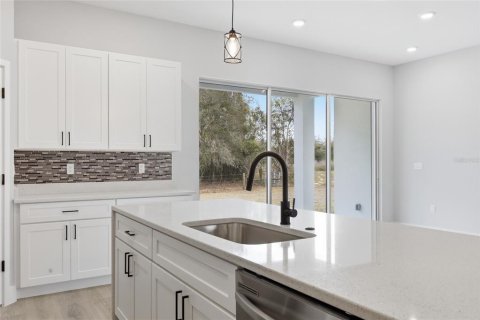 House in Ocala, Florida 4 bedrooms, 167.41 sq.m. № 2393943 - photo 14