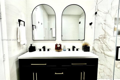 Adosado en alquiler en Fort Lauderdale, Florida, 3 dormitorios, 177.81 m2 № 2077337 - foto 13