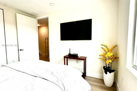 Adosado en alquiler en Fort Lauderdale, Florida, 3 dormitorios, 177.81 m2 № 2077337 - foto 30